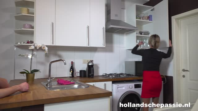 Screenshot uit Geil, zo’n Swingende Huisvrouw