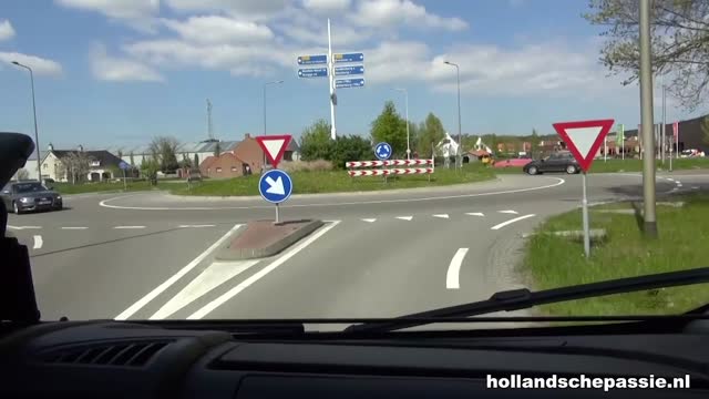 Screenshot uit De Sexcamper 3