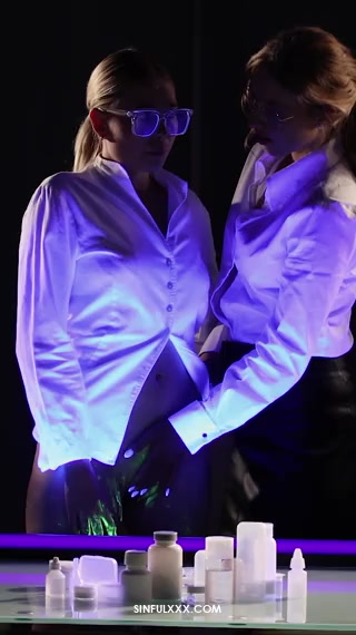 Mimi Cica porno reel