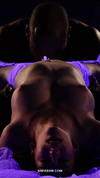 Anna de Ville porno reel
