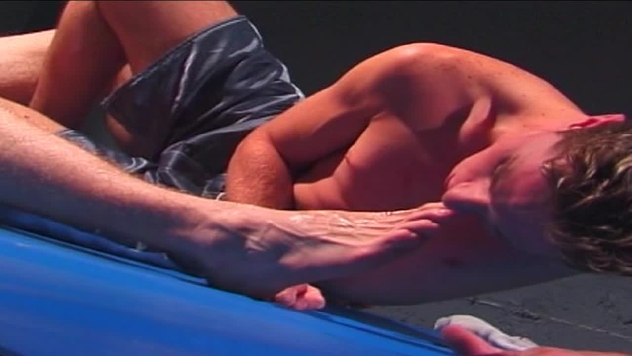 Young Sex Barefoot Workout 2