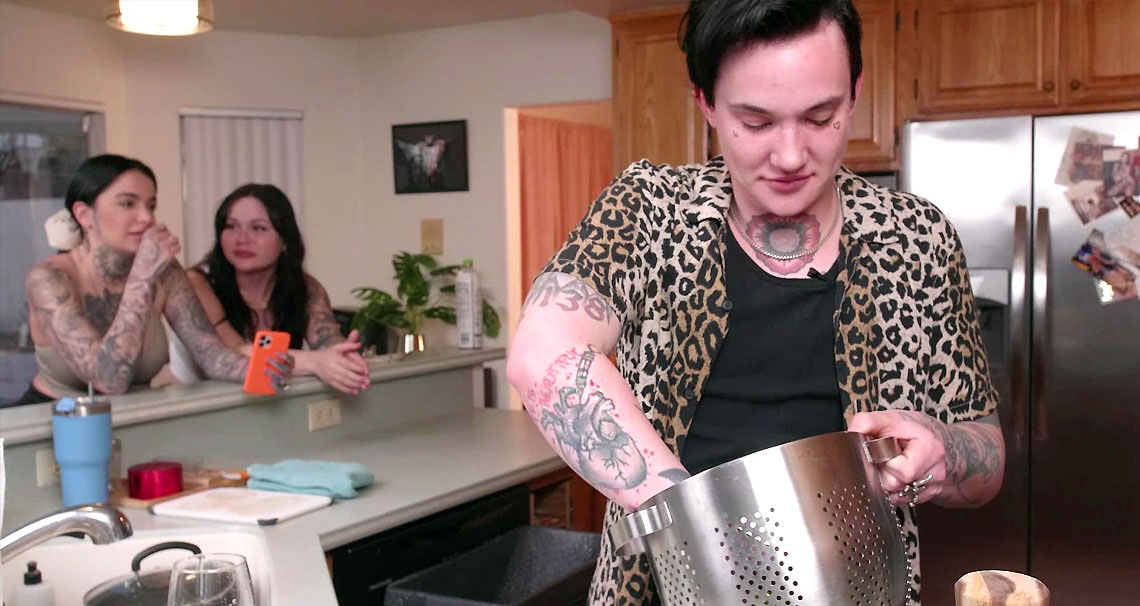 Fetish porn video - Heart Throb Kitchen Ep 2: Steak Dinner with Brynn and Leigh