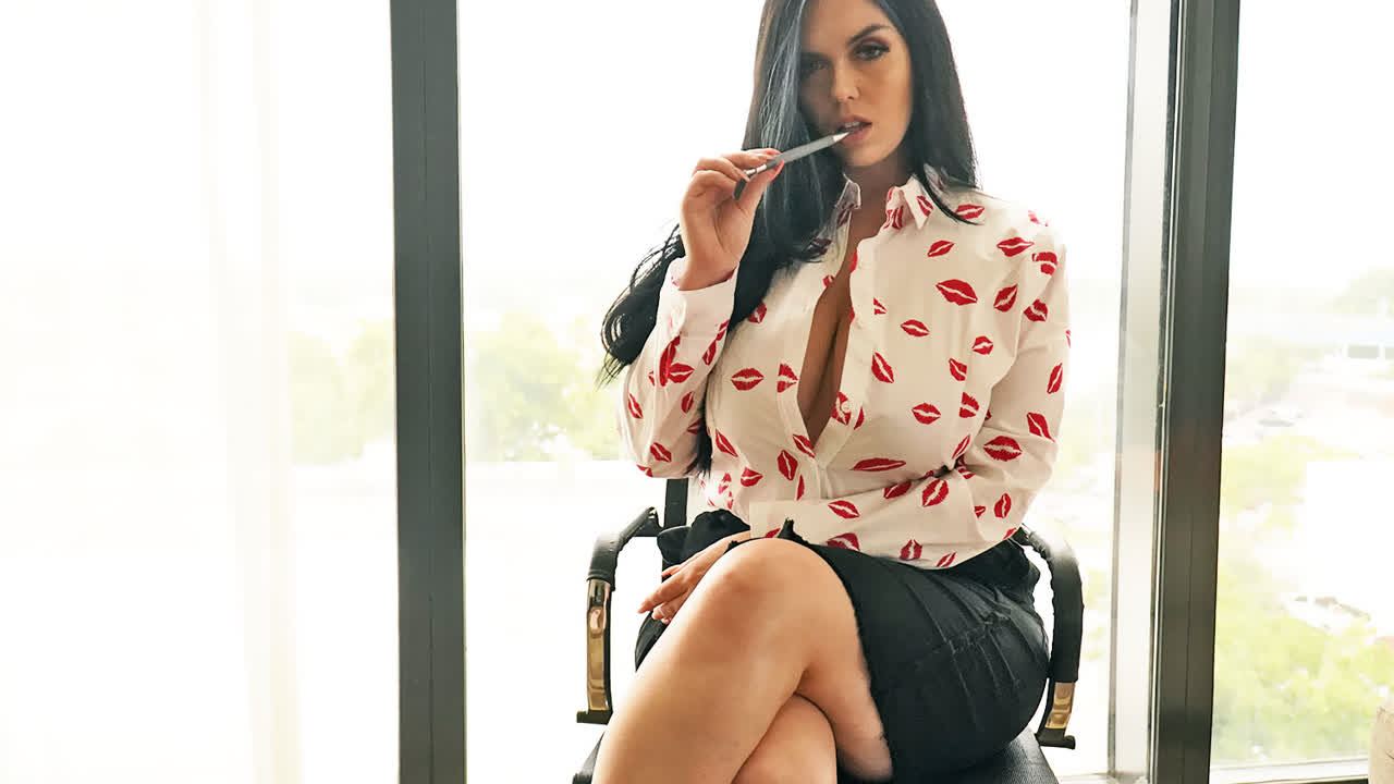 Ryan Smiles Basic Instinct with a Horrible Boss