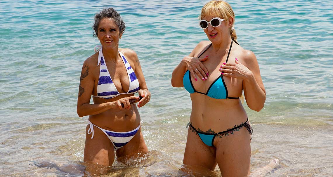 Tanning cumming in Spain 