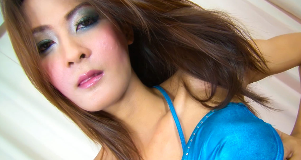 Hot babe Toon Shen