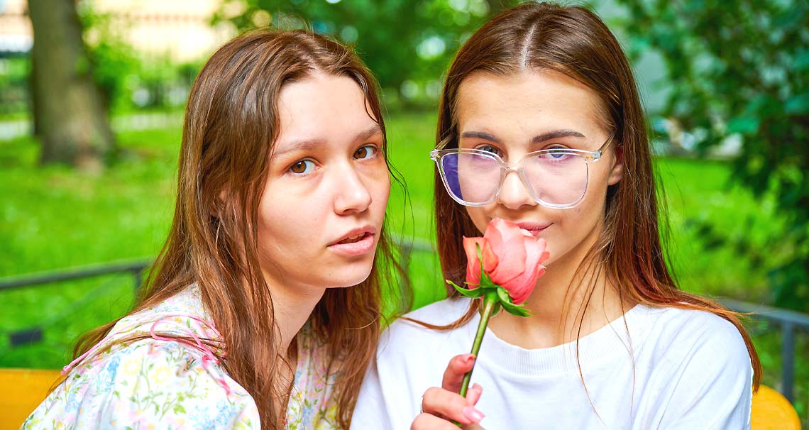 From smelling roses to eating pussy