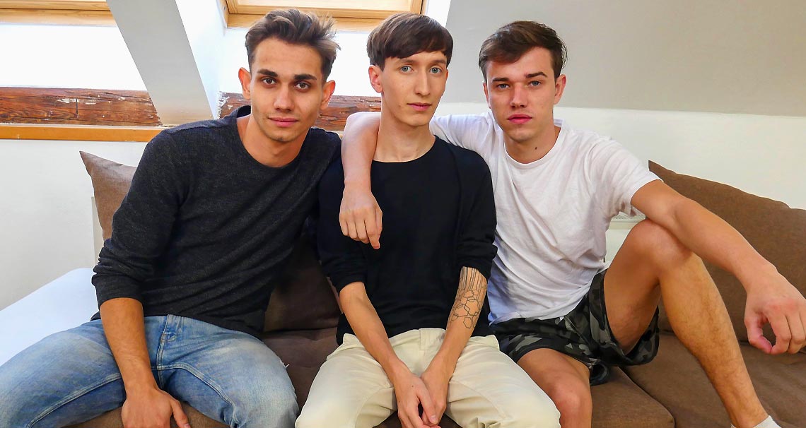 Horny bareback Threesome