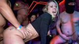 Welkom bij de Fanbang van Ashley en Kelly! scene foto 5