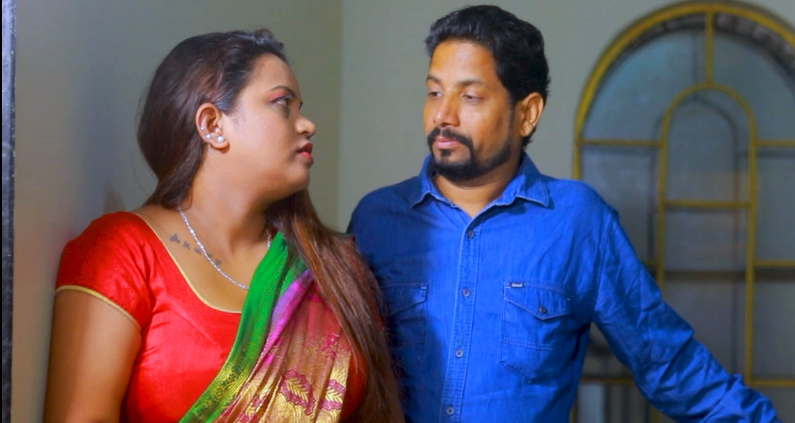 Desi wife in saree gets cuddled and fucked