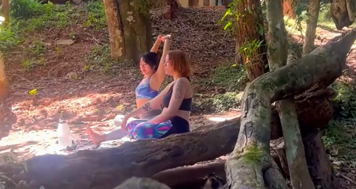 Threesome with 2 hot amateur wifes