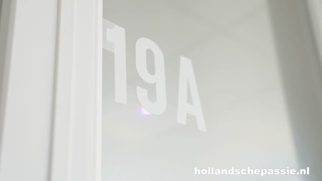 Screenshot uit Pik Omhoog, Huur Omlaag!