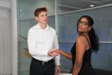 Suraya wil de baan wel! scene foto 3