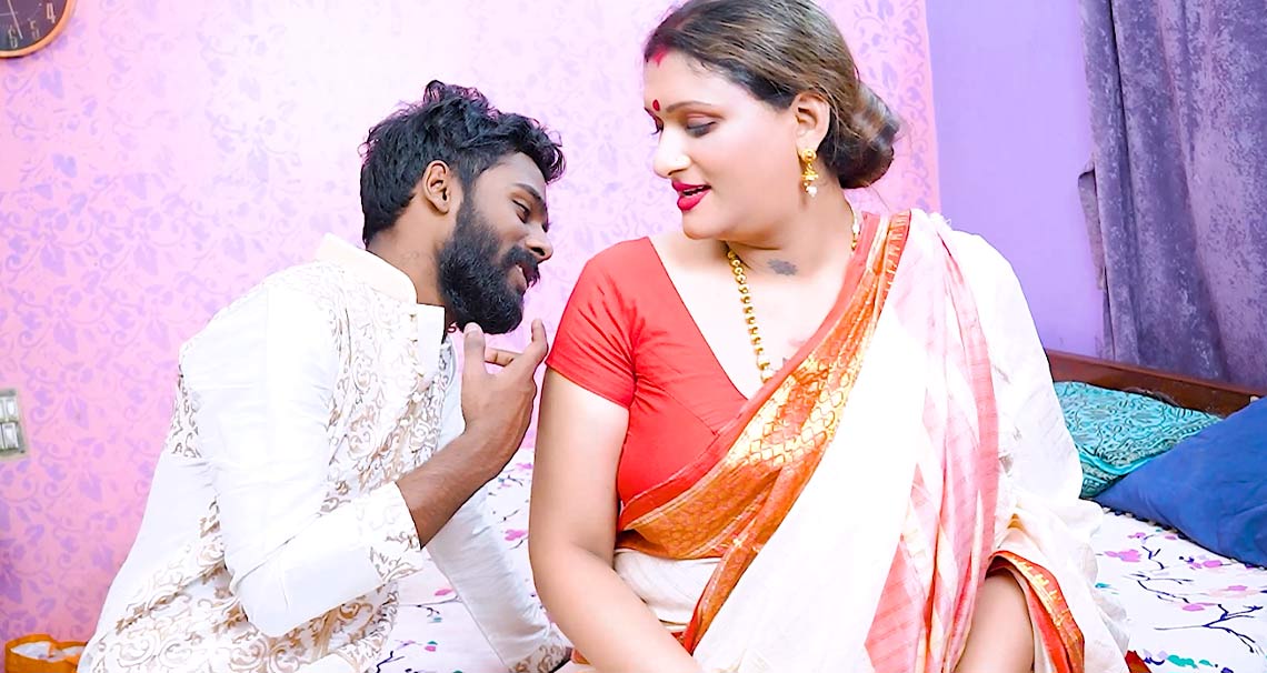 She loses her saree and gets fucked