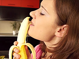 Lucie Massaging Her Pussy with a Banana