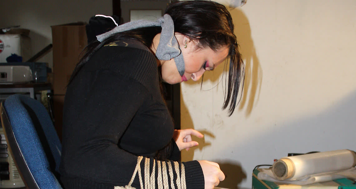 Struggling Babe Chairtied Cleavegagged