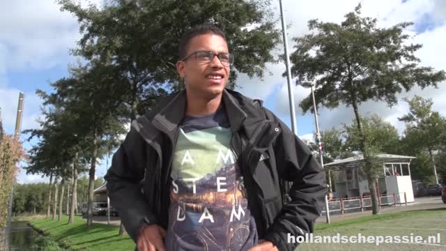 Screenshot uit Jonge Nathaniel wil een rode MILF