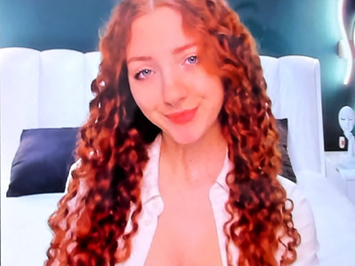 CurlyRina Webcam