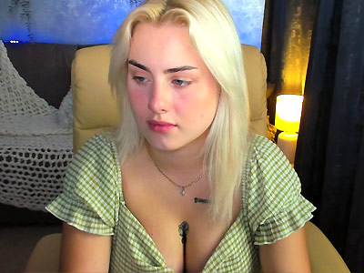 YourBabeDollll Webcam