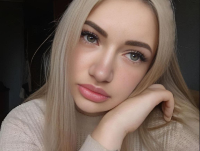 MikkiShows Webcam