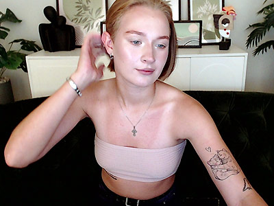 NikiWhite Webcam
