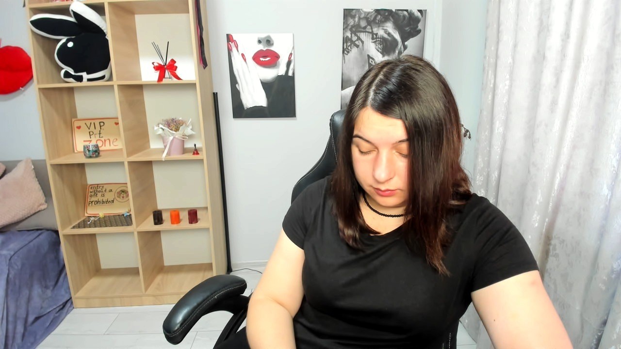 DiannaDark Webcam