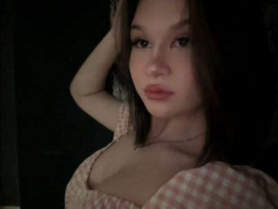 SaraMiln Webcam