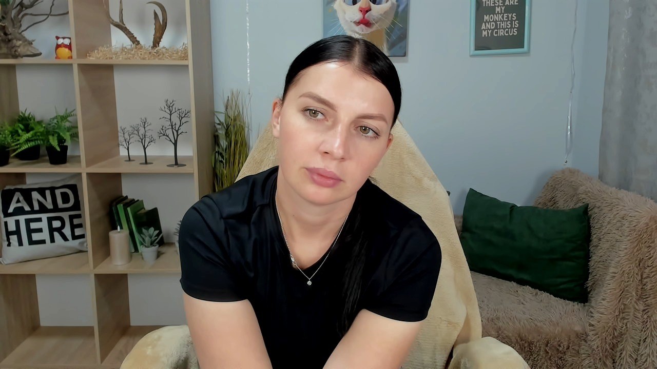 AlinaH Webcam